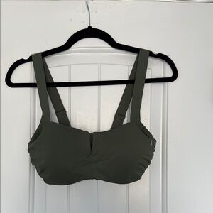 Olive Green Athleta women’s Bikini top
Size 32D/DD